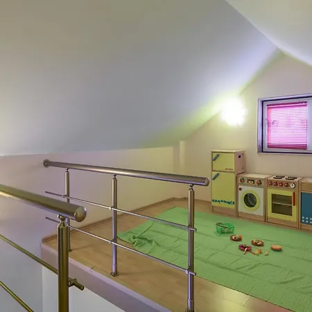 Evergreen Seaside With Private Pool *