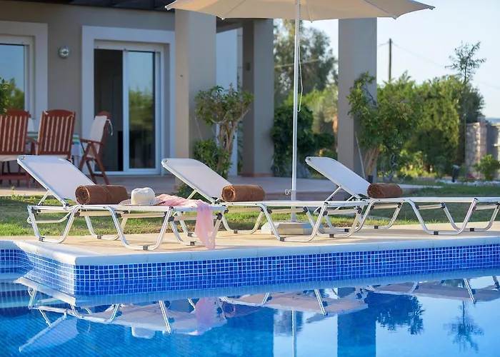 Evergreen Seaside With Private Pool *