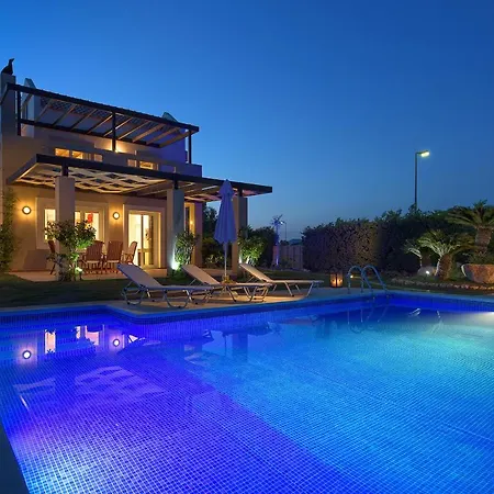 Evergreen Seaside With Private Pool *