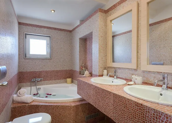 빌라 Evergreen Seaside With Private Pool